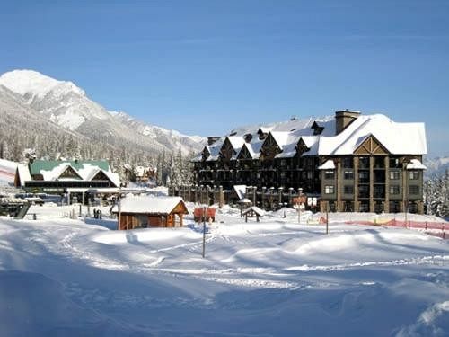 Hotel Glacier Mountaineer Lodge | Golden | British Columbia | Canada 12