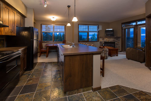 Hotel Glacier Mountaineer Lodge | Golden | British Columbia | Canada 17