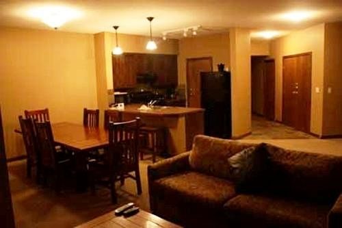 Hotel Glacier Mountaineer Lodge | Golden | British Columbia | Canada 8