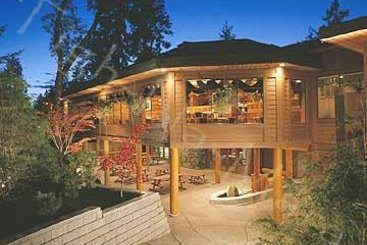 Hotel Tigh-Na-Mara Seaside Spa Resort