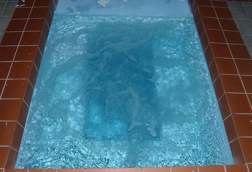 Hotel Premier Mountain Lodge & Suites | Valemount | British Columbia | Canada 1