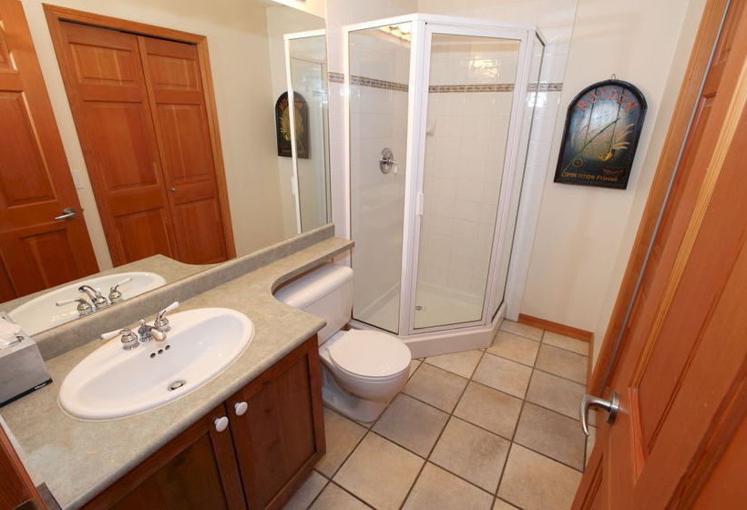 Hotel Stoney Creek | Whistler | British Columbia | Canada 1