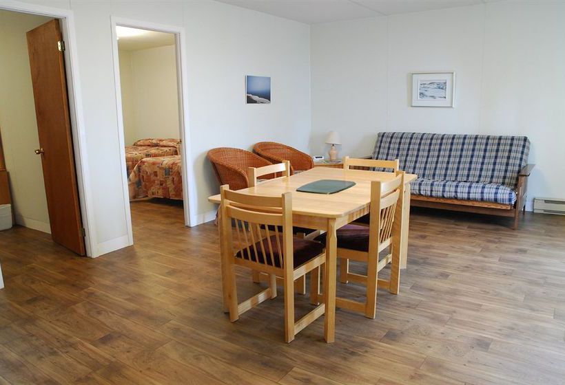 Hotel Auberge Fort Prevel | Saint-Georges-de-Malbaie | Quebec | Canada 15