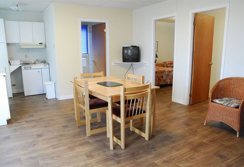 Hotel Auberge Fort Prevel | Saint-Georges-de-Malbaie | Quebec | Canada 16