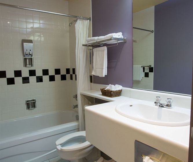 Hotel Auberge Fort Prevel | Saint-Georges-de-Malbaie | Quebec | Canada 17