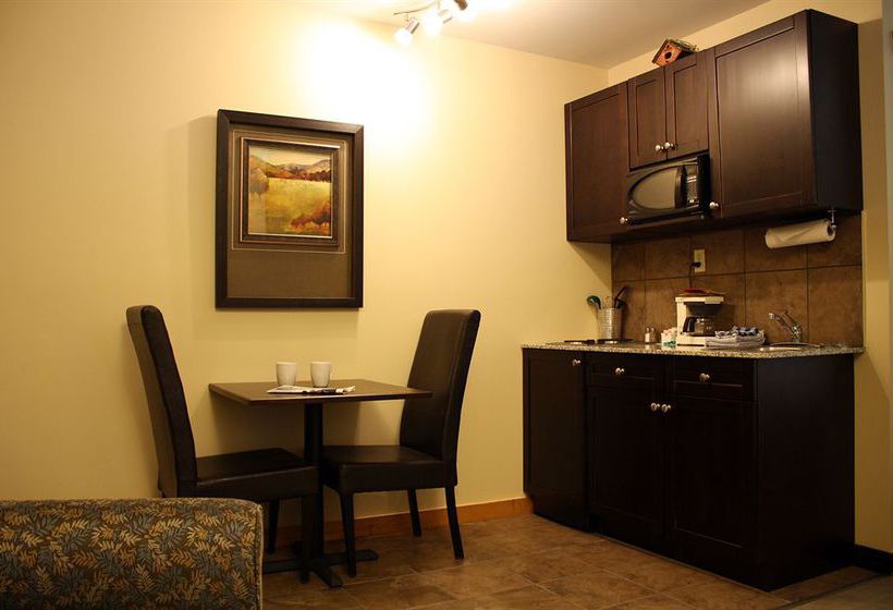 Hotel Overlander Mountain Lodge | Hinton | Alberta | Canada 13