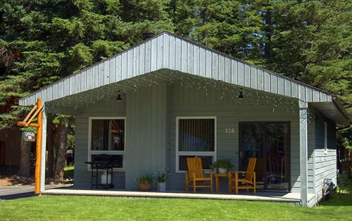 Hotel Overlander Mountain Lodge | Hinton | Alberta | Canada 15