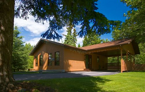 Hotel Overlander Mountain Lodge | Hinton | Alberta | Canada 16