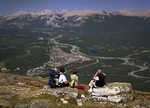 Hotel Overlander Mountain Lodge | Hinton | Alberta | Canada 19