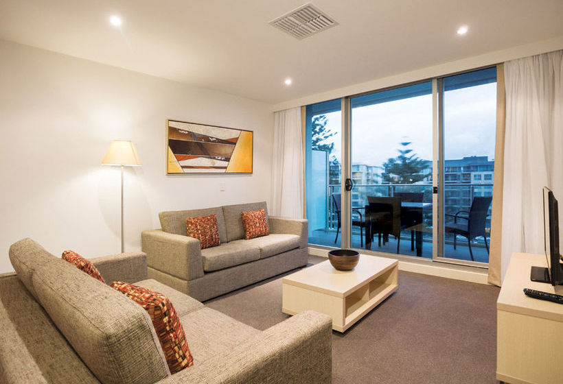 Hotel Oaks Liberty Towers Glenelg