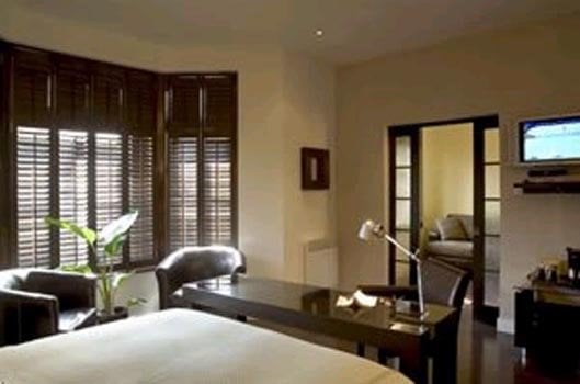 Hotel Au Relais Lyonnais | Montreal | Quebec | Canada 3