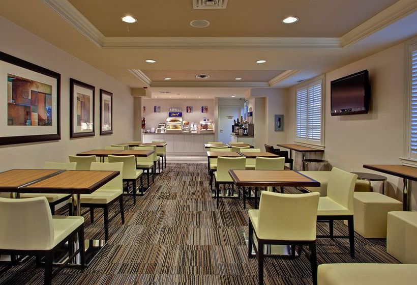 Hotel Holiday Inn Express Whitby | Whitby | Ontario | Canada 1