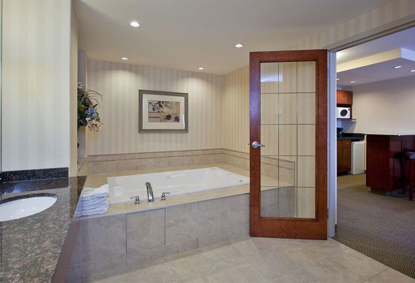 Holiday Inn Express Hotel & Suites Sherwood Park-Edmonton Area | Sherwood Park | Alberta | Canada 9