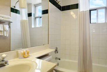 Hotel Howard Johnson Inn Toronto Downtown West | Toronto | Ontario | Canada 3