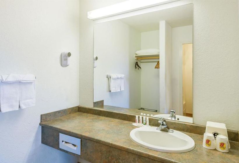 Motel Super 8 100 Mile House | 100 Mile House | British Columbia | Canada 5