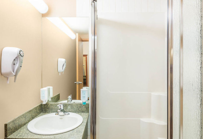 Super 8 Motel St John's