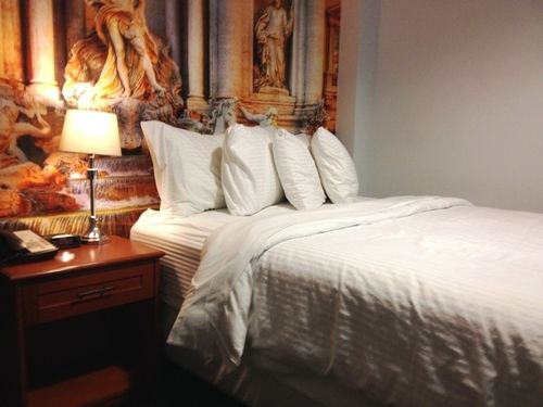 Isabella Hotel & Suites | Toronto | Ontario | Canada 3