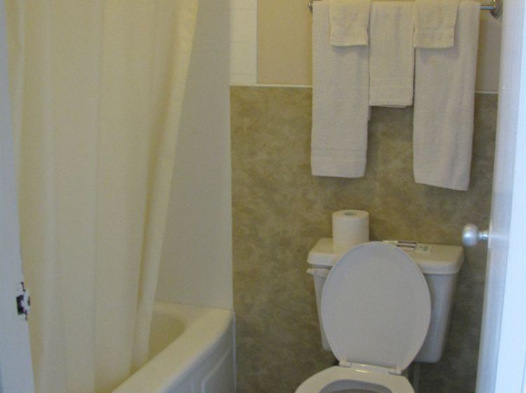 Chipican Motel | Sarnia | Ontario | Canada 6