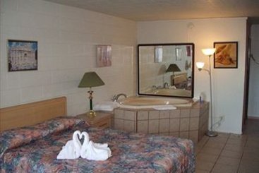 Hotel Ritz Inn Niagara & Wedding Chapel | Niagara Falls | Ontario | Canada 1