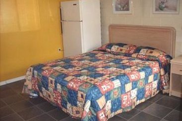 Hotel Ritz Inn Niagara & Wedding Chapel | Niagara Falls | Ontario | Canada 13