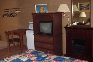 Hotel Ritz Inn Niagara & Wedding Chapel | Niagara Falls | Ontario | Canada 16