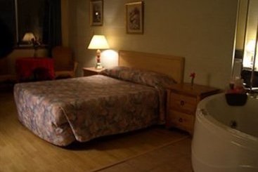 Hotel Ritz Inn Niagara & Wedding Chapel | Niagara Falls | Ontario | Canada 18