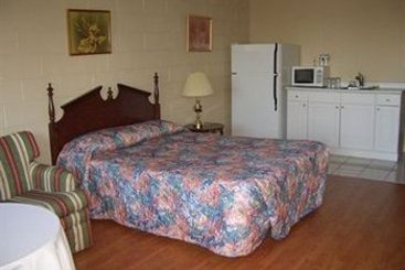 Hotel Ritz Inn Niagara & Wedding Chapel | Niagara Falls | Ontario | Canada 9