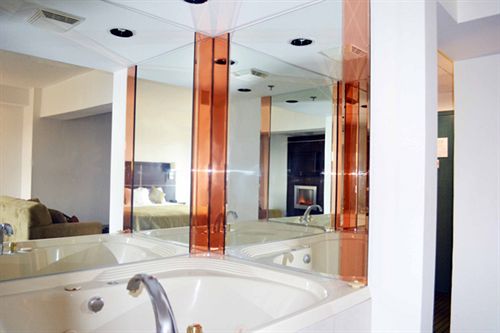 Quality Hotel & Conference Centre | Niagara Falls | Ontario | Canada 10