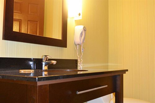 Quality Hotel & Conference Centre | Niagara Falls | Ontario | Canada 20