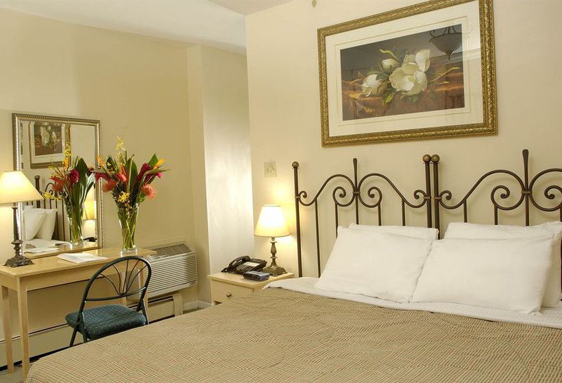 Hotel Victoria's Mansion Guest House | Toronto | Ontario | Canada 3