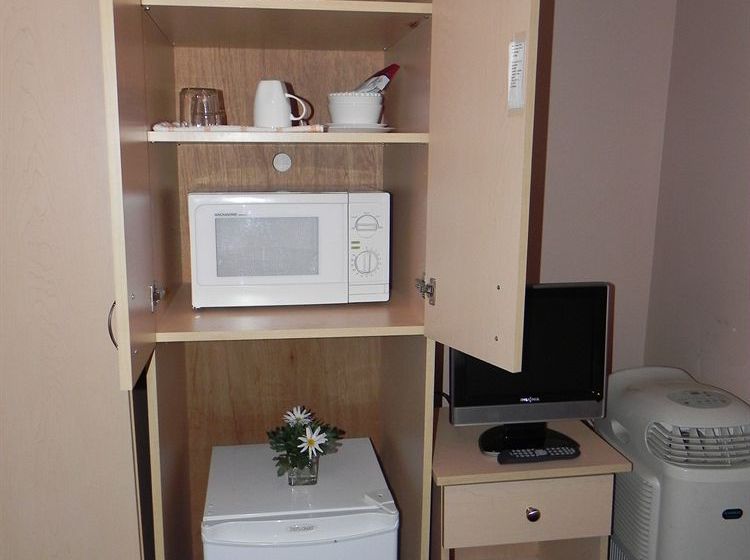 Hotel Victoria's Mansion Guest House | Toronto | Ontario | Canada 7