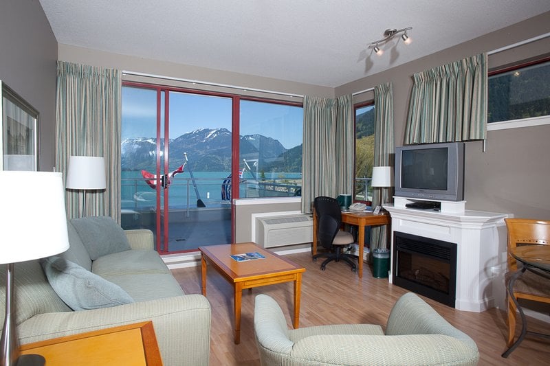 Hotel Harrison Beach | Harrison hot Springs | British Columbia | Canada 13