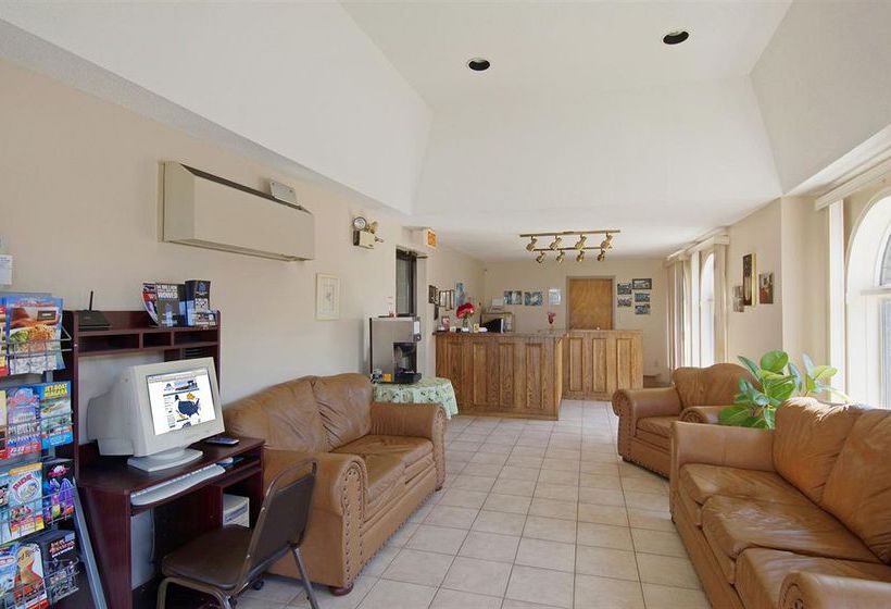 Hotel Americas Best Value Chalet Inn & Suites | Niagara Falls | Ontario | Canada 4