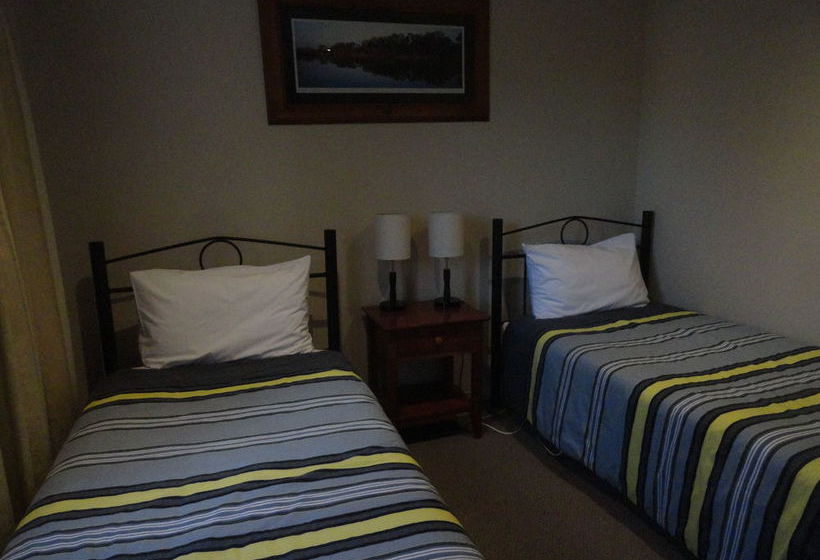 Hotel Victoria Lodge Motor Inn | Portland | Victoria | Australia 11