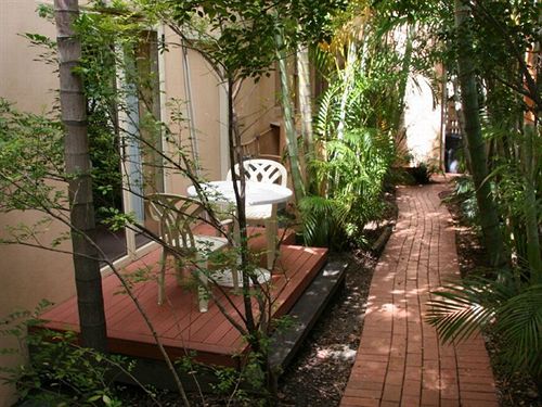 Motel City Palms | Fortitude Valley | Queensland | Australia 4