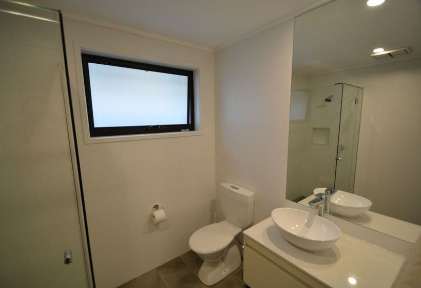 Motel The Beachfront & Cottages