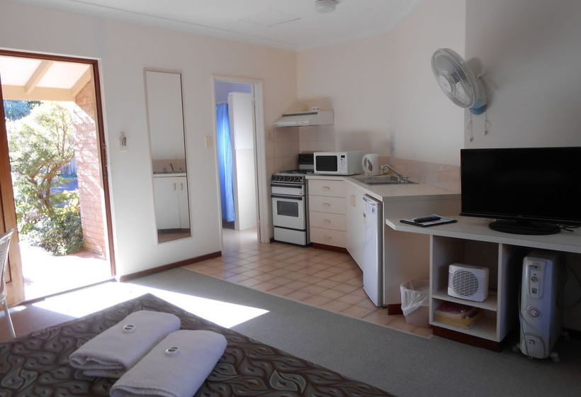 Augusta's Georgiana Molloy Motel | Augusta | Western Australia | Australia 15