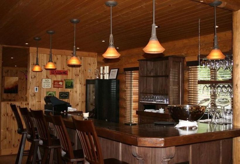 Hotel Blueberry Lake Resort | Mont Tremblant | Quebec | Canada