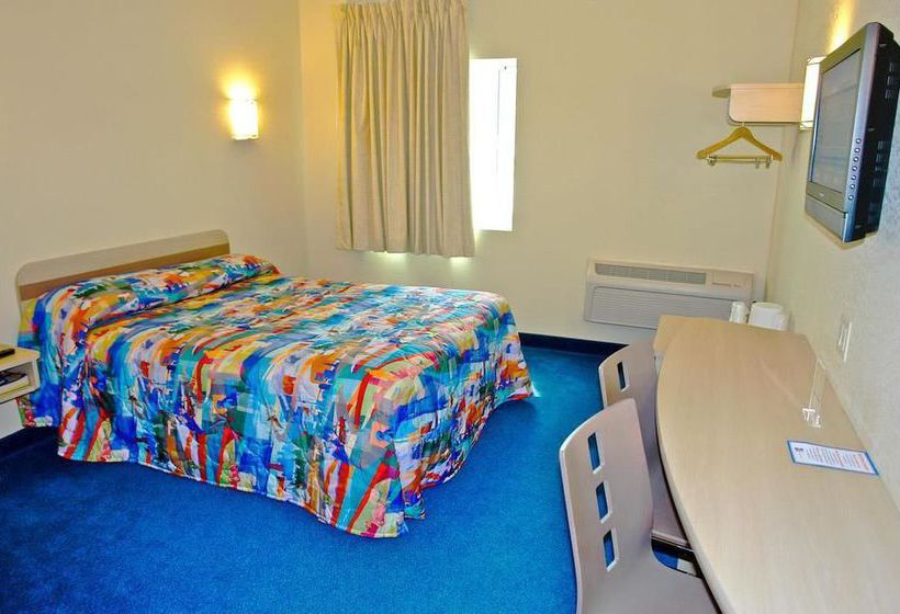 Motel 6 Niagara Falls | Niagara Falls | Ontario | Canada 12