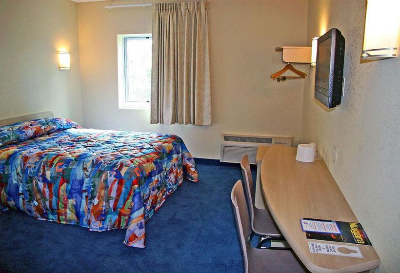 Motel 6 Niagara Falls | Niagara Falls | Ontario | Canada 6