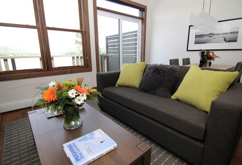 Hotel Côte Nord Tremblant | Mont Tremblant | Quebec | Canada 7