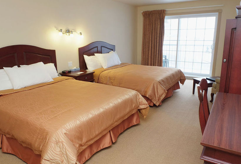 Hotel Le Petit Manoir du Casino | La Malbaie | Quebec | Canada 1