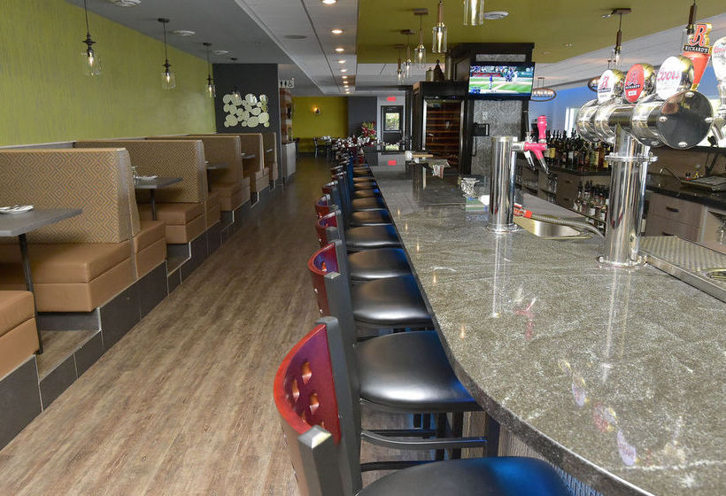 Hotel Le Petit Manoir du Casino | La Malbaie | Quebec | Canada 4