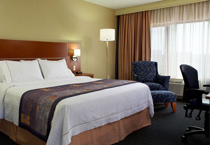 Hotel Fairfield Inn & Suites Montreal Airport | Montreal | Quebec | Canada 13