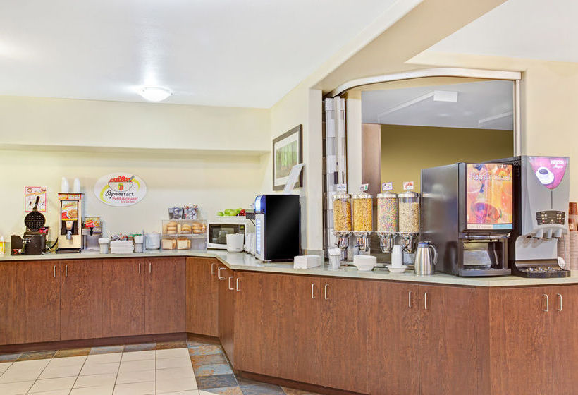 Hotel Super 8 Saint Jerome | Saint Jerome | Quebec | Canada 1