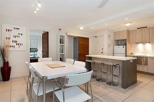 Saks On Hastings | Noosa Heads | Queensland | Australia 15