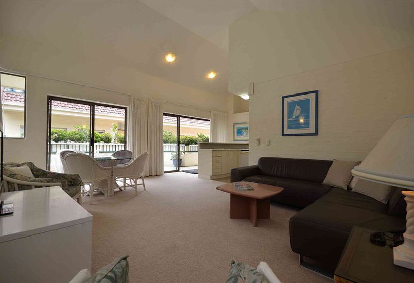 Saks On Hastings | Noosa Heads | Queensland | Australia 4