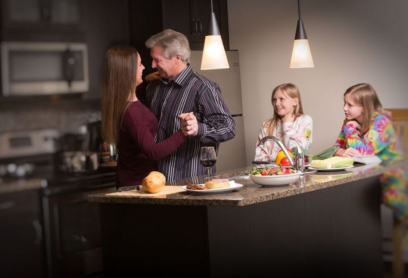 Hotel Copperstone Resort | Dead man's Flats | Alberta | Canada 13