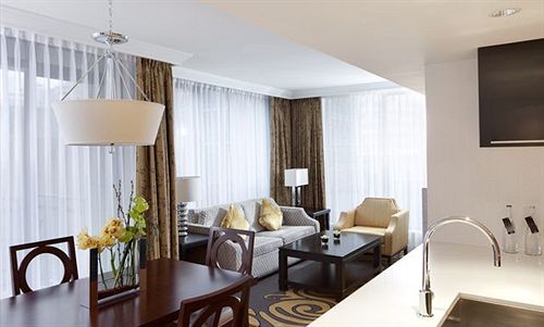 Hotel L'Hermitage | Vancouver | British Columbia | Canada 18