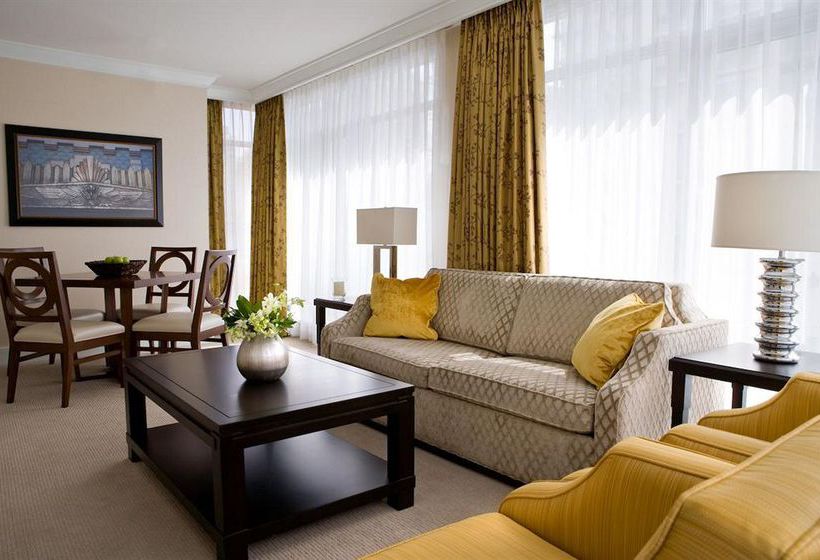 Hotel L'Hermitage | Vancouver | British Columbia | Canada 6